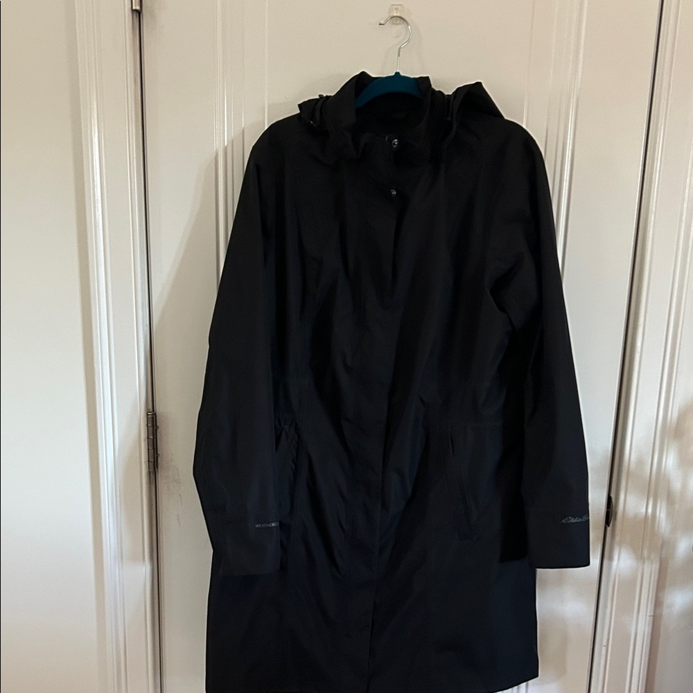 Eddie Bauer Girl On The Go -  Hooded Rain Jacket